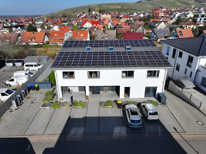 Ehemaliges Büro in der Merowinger Straße 5 in Ebringen aus der Vogelperspektive